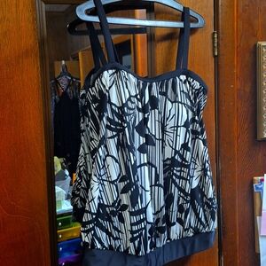 𝅺SWIM Top Size 20 floral